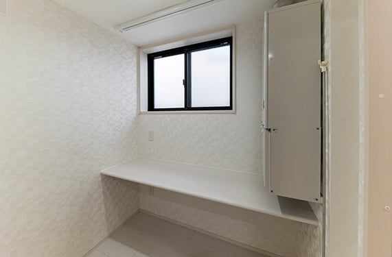 カウンターテーブル付きサービスルーム